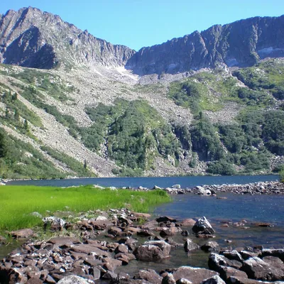 Фотография Кемеровская область, Кузнецкий Алатау, Поднебесные зубья,  Золотая долина | Фотобанк ГеоФото/GeoPhoto | GetImages Group