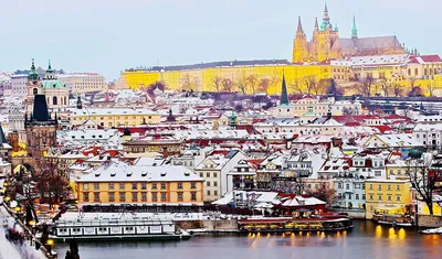 Прага в снег стоковое фото. изображение насчитывающей небо - 161439276