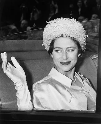 Икона стиля: 30 фотографий из жизни принцессы Маргарет (фото 30) | Princess  margaret, Princess elizabeth, Queen elizabeth