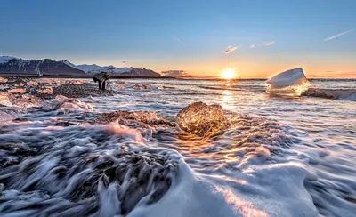 Фотографируя рассвет на берегу океана в Исландии.. Photographer Sergey  Kichuk