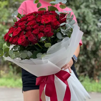 Цветы в корзине до 15000 рублей купить с доставкой по Москве и области |  Roza4u.ru
