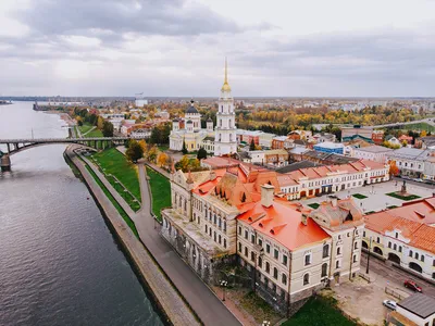 Едем в Рыбинск: Волга, купеческие дома и вывески в | Perito