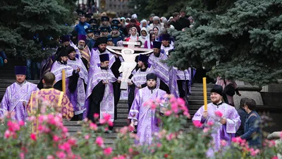 Воздвижение Креста Господня: история праздника, традиции и приметы