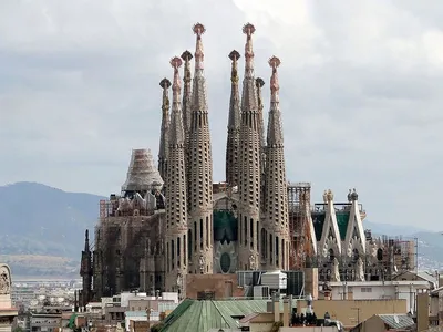 В Барселоне достроили две башни Саграда Фамилия - Редакция Германия