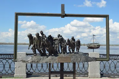 🏛️ Самара-городок: величайшая площадь Европы и островок со смешным  названием | Smapse