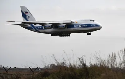 Ан-124 «Руслан» — самый большой в мире серийный самолёт. Авиакомпания  «Волга-Днепр»