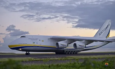 Самолет Ан-124 «Руслан». Очередь на экскурсию в кабину экипажа. ::  Анастасия Яковлева – Социальная сеть ФотоКто