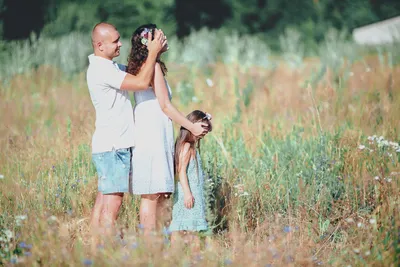 СЕМЕЙНАЯ ФОТОСЕССИЯ НА ПРИРОДЕ В ПОЛЕ ПИКНИК (НА ЛУЖАЙКЕ) (13) |  Фотосессия, Семейные фотосессии, Фотосъемка