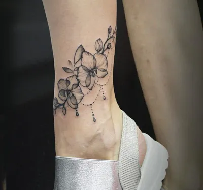 cool Дерзкие и нежные тату на щиколотке для девушек — Эскизы и фото |  Anklet tattoos, Girl tattoos, Tattoos