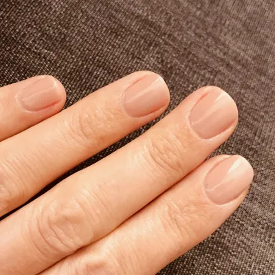 shellac manicure from a salon. should i be pissed? 🫠🫠 : r/Nails