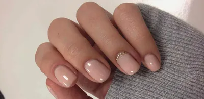 Shellac vs. Acrylic Nail Treatments: How to Pick One