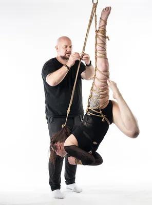 SHIBARI FOR BEGINNERS: A Step-by-Step Beginner's Guide with Pictures to  Mastering the Art of Kinbaku and Japanese Rope Bondage by Kenji Takada |  Goodreads