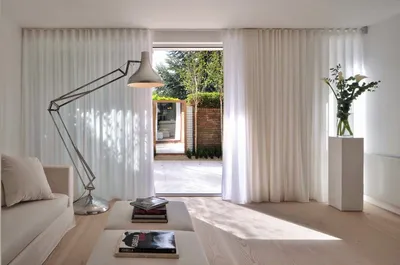 Серые шторы в интерьере: 46 фото гостиных, спален и кухонь | ivd.ru