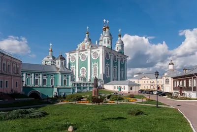 Едем в Смоленск на машине: что посмотреть в городе и по пути к нему -  читайте в разделе Путешествия в Журнале Авто.ру