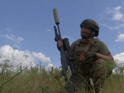 Русский Spetsnaz Снайпер — стоковые фотографии и другие картинки 2015 -  2015, Sharp Shooting, АК-47 - iStock