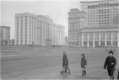 старые жилые здания и улицы в историческом центре Москвы Редакционное Фото  - изображение насчитывающей холм, скульптура: 231661946