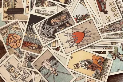 How tarot became the latest social media craze - Macleans.ca