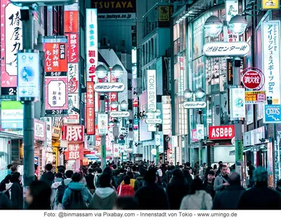 Japan, Tokio. Das tägliche Leben der Stadt. Tokio ist die zweitdichteste  Stadt der Welt. Die 37-millionste Stadt ist nicht nur die politische, A  Stockfotografie - Alamy