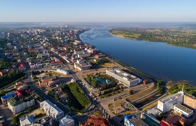 Фото: Стела Я люблю Томск, жанровая скульптура, Томск, Ново-Соборная  площадь — Яндекс Карты