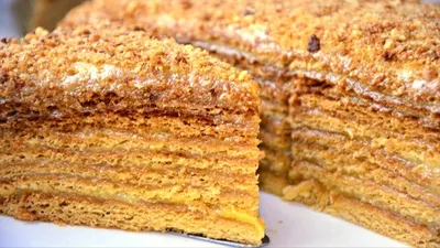 Классический торт \"Медовик\" – кулинарный рецепт