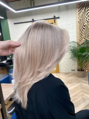 CUT It - Koloryzacja Total Blond wygląda niesamowicie ✨🤍✨ ⠀ No ale warto  pamiętać, że najpiękniejsze blondy zostają takimi dłużej, jeżeli domowa  pielęgnacja jest dostosowana do potrzeb włosów rozjaśnionych 🙌🏻 I  odwrotnie,