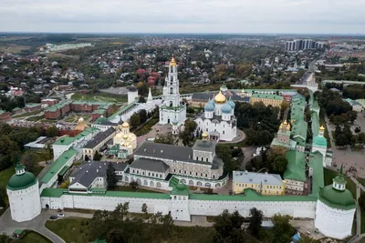 В Троице-Сергиевой лавре опровергли слухи о банкоматах в храмах - РИА  Новости, 15.04.2021