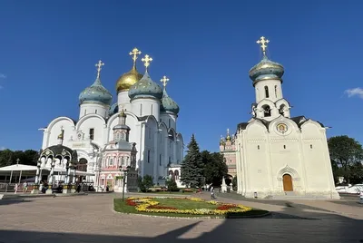 Некрополь Троице-Сергиевой Лавры. Взгляд сквозь века