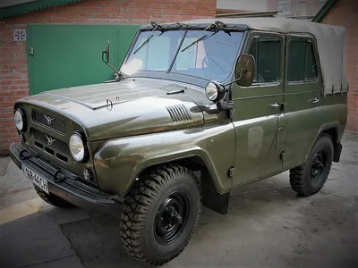 Retro UDSSR Auto auf weißem Hintergrund, Vector Illustration. UAZ 469. UAZ  452. GAZ 21 Stock-Vektorgrafik - Alamy