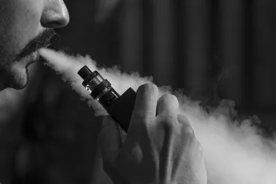 Pro and Con: Vaping | Britannica