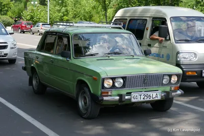 File:VAZ-2106-red-2009.jpg - Wikimedia Commons