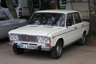 File:Lada 1600 (VAZ 2106) at Ostblocktreffen Pütnitz 2023.jpg - Wikipedia