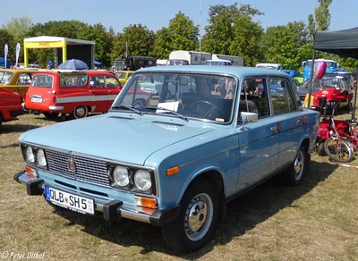 Alte rostige VAZ 2106 (Lada 1600) Auto in der kleinen Stadt Sighnaghi in  Kachetien Region Georgiens Stockfotografie - Alamy