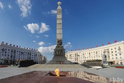 Вечные огни - не только дань памяти погибшим, но и символ отношения к  прошлому