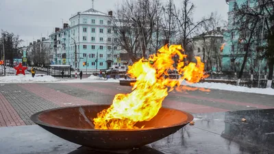 В Гродно подростки залили Вечный огонь напитком и выложили видео в интернет  – почему так произошло и