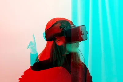 Virtual Reality Generates Cold Sensations Without Real Temperature Shifts -  Neuroscience News