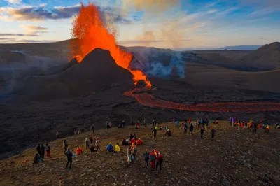 Вулканы проснулись на Сицилии, в Индонезии и России. Фото и видео | РБК Life
