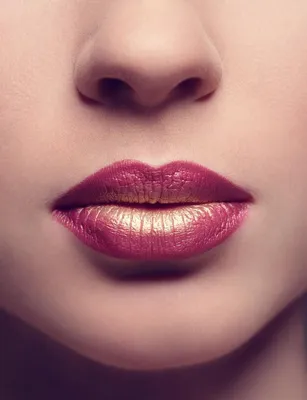 Женские губы рисунок - 68 фото