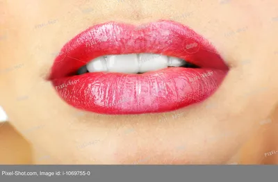 красивейшие женские губы стоковое фото. изображение насчитывающей взорвать  - 10413020
